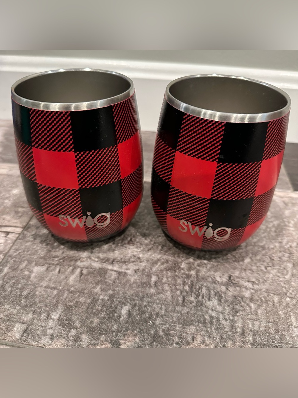 Lot of 2 Swig Red & Black Buffalo Plaid Insulated Stemless Wine Tumbler - 14 oz